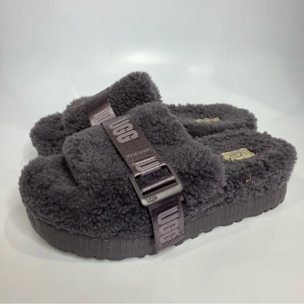 UGG Fluffita platform slip on sandals women’s size 8 purple casual trendy Sherpa